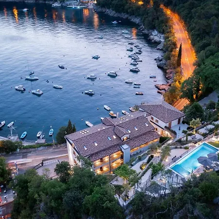Mare Sano Plaza *
